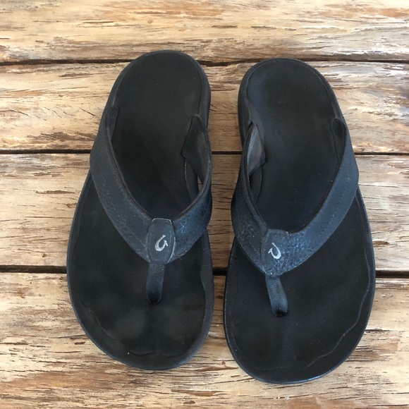 olukai womens black sandals